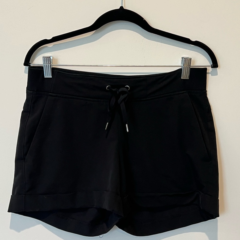 Athleta Women's Black Drawstring Shorts 4in Inseam Size 6 Athleisure Casual